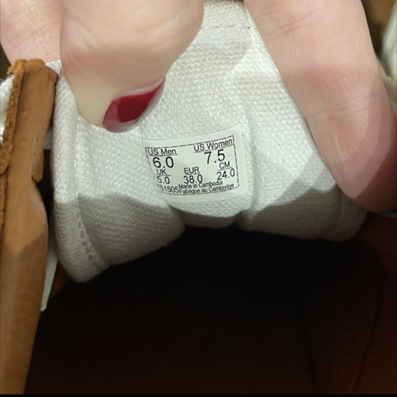 Old Skool Vans in Camel Suede - Picture 4 of 4